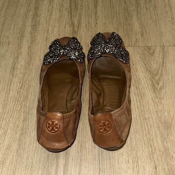 Tory Burch Brown Suede Crystal Embellished Bow Eddie Ballet Flat - Picture 4 of 10